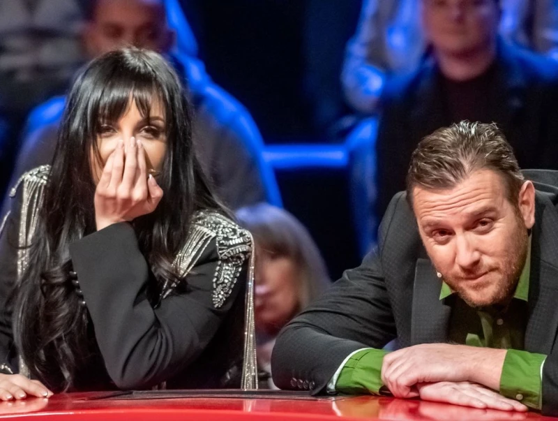 Симона Загорова показа, че освен красива е и умна, зрителите във възторг