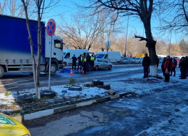 Товарен камион блъсна и уби мъж в Пазарджик