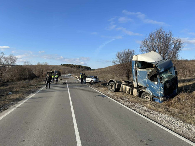 Хванаха шофьорът предизвикал тежката катастрофа днес в Шуменско Той е