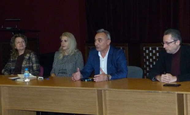 Министърът на културата Кръстю Кръстев проведе днес работна среща и
