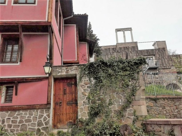 Заплашен ли е от разруха Старият град в Пловдив заради скандално управление и безстопанственост?