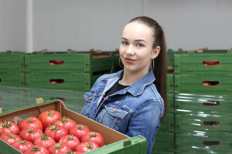 Дамите в селското стопанство: Лазарина Кабурова