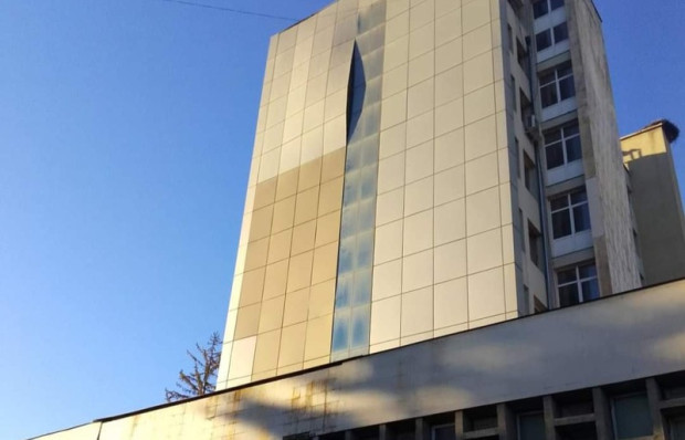 TD Констатиран е проблем с фасадата на сграда Погледец намираща се