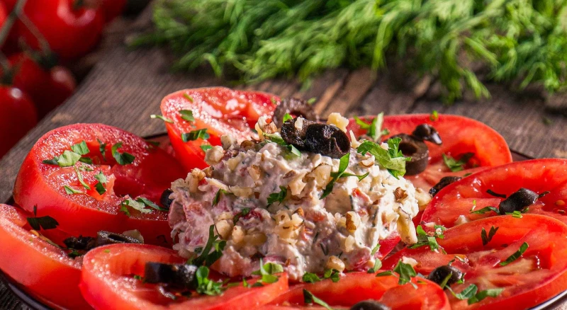 Лятото наближава, а с него и сезонните салати, ето коя е най-вкусната