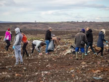 Жители на Роза се обединиха и разчистиха незаконно сметище