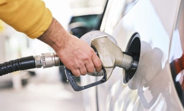 Цените на бензина и дизела тръгнаха нагоре по бензиностанциите. Само за