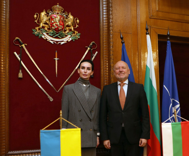 Министърът на отбраната Тодор Тагарев проведе среща с посланика на