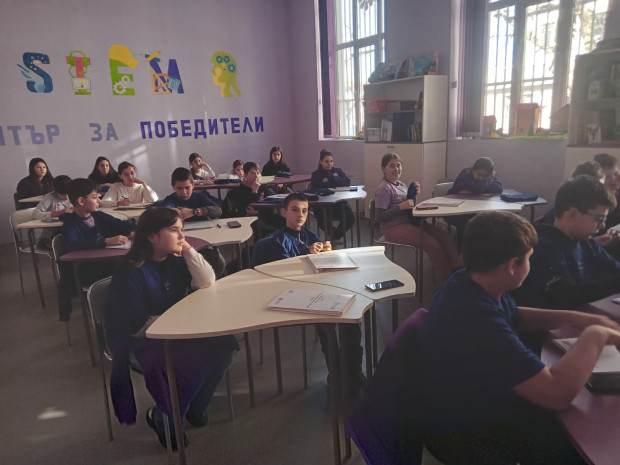 </TD
>240 ученици от 12 училища в Русенско участваха в поредица