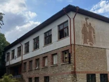 Десетки български училища се продават, цените им са символични