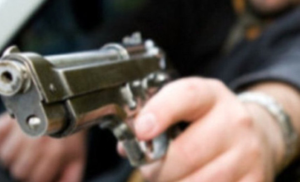 TD От ОДМВР Русе съобщиха че мъж е размахвал оръжие на пазарчето пред