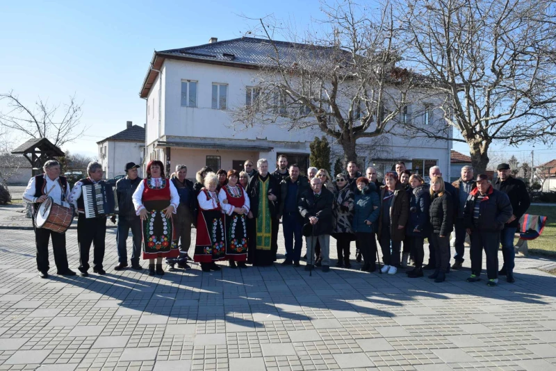 В две пловдивски села отбелязаха Трифон Зарезан с конкурси за вино