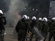 Сблъсъци между полиция и протестиращи в Гърция по време на протест срещу образователната реформа