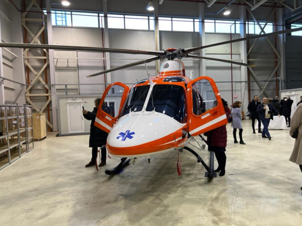 Първият хеликоптер за спешна медицинска помощ по въздуха бе официално