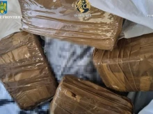 Почти 1 кг кокаин спипаха на ГКПП Гюргево, задържаният идвал от България