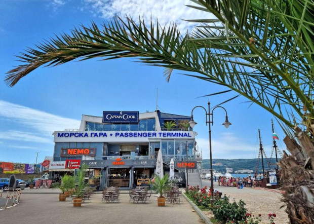 Районът на Морска гара във Варна е необезопасен и това