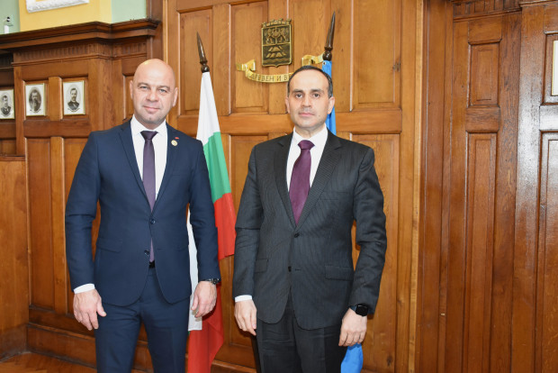 </TD
>Задълбочаване на отношенията между Пловдив и Азербайджан в сферите на