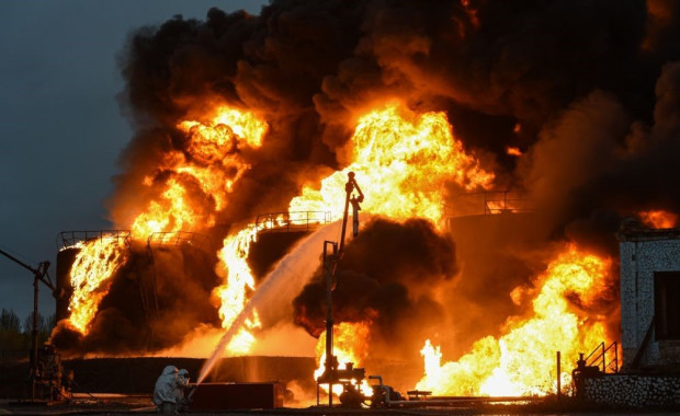 Drone Attack Causes Large Fire at Volgograd Oil Refinery in Russia