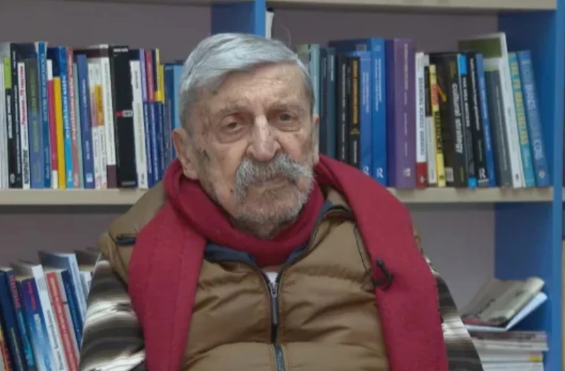 Той е на 88 години и очаква петата си диплома