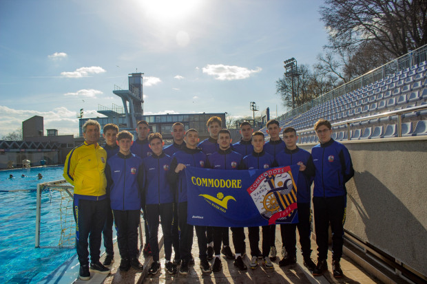 Ватерполистите на Комодор   Варна които се състезават във възраст U 17 стартираха с