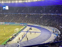 Протест на фенове прекъсна мач от Втора Бундеслига
