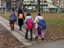 Ще успее ли МОН да намали административната тежест за родителите на ученици