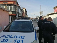 Ромите в сливенския квартал "Надежда" стоят часове без ток, откраднали кабела на мобилния трафопост