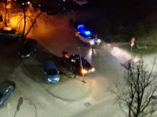Млад шофьор се блъсна в стълб пред очите на полицаи в Пловдив