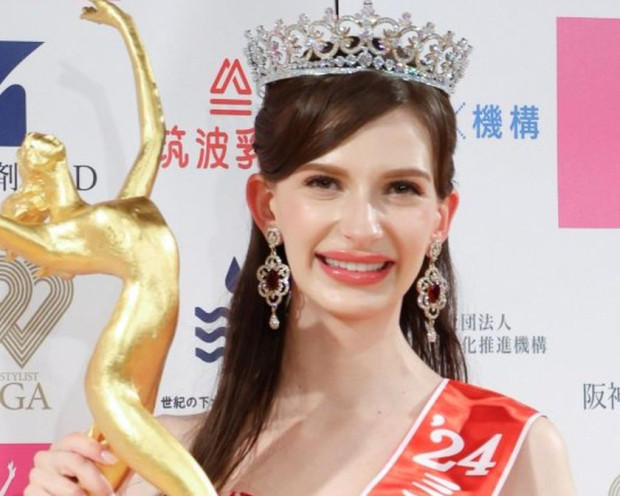 Мис Япония върна короната си заради афера с женен мъж 26 годишната