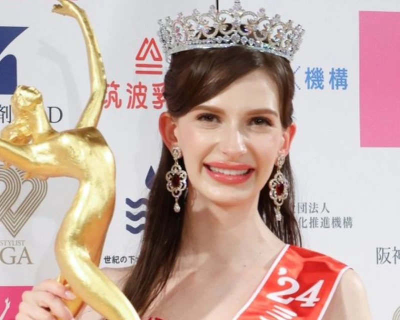 Украинка стана "Мис Япония", но върна короната, след като стана ясно, че ходи с женен мъж