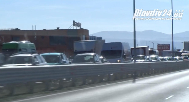 TD Oгромно задръстване на Карловско шосе на излизане от Пловдив предаде
