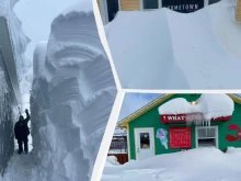 Исторически снеговалеж парализира части от Канада
