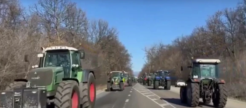 Над 200 зърнопроизводители се включиха в протеста в Старозагорско