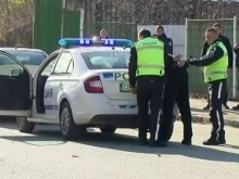 Шофьор се опита да сложи 50 лева в джоба на полицай в Пловдивско