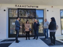 Общински съветници се опитаха да проверят как вървят довършителните дейности в планетариума в Смолян