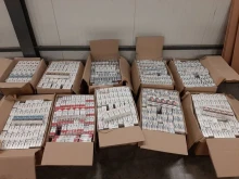 Митничарите при Русе и Видин задържаха 9021 кутии контрабандни цигари, част от тях - след опит за бягство и преследване  