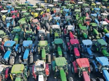 Гръцките фермери вкарват тракторите в Атина следващата седмица