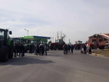 Втори ден протестиращи земеделци блокират движението по ключови пътни артерии в Сливен и Ямбол