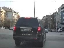 Самозабравил се водач на джип бе наречен индианец след мутренско изпълнение