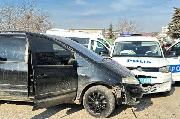 Полицаи в Одрин стреляха по кола от България