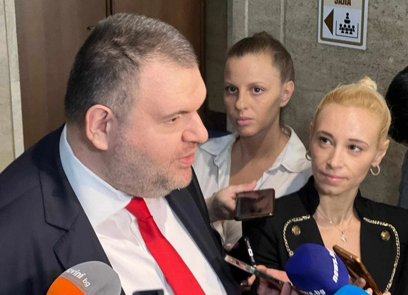 Делян Пеевски: Малко взехме да ставаме като гаджета