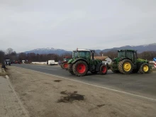 Трети ден продължава протеста на земеделците в Старозагорско