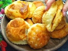 Ако имате кисело мляко и едно яйце, направете тази фантастична закуска, от която всеки ще изяде поне по 10 парчета