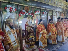 Митрополит Николай оглави архиерейската света литургия за храмовия празник на "Св. вмчк Теодор Стратилат" в Смолян