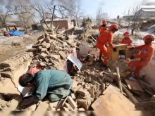 Серия земетресения с магнитуд до 5,2 по Рихтер са регистрирани на границата между Киргизстан и Китай