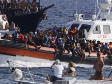 Гръцките власти спасиха 84 мигранти при два отделни инцидента, четирима трафиканти са арестувани