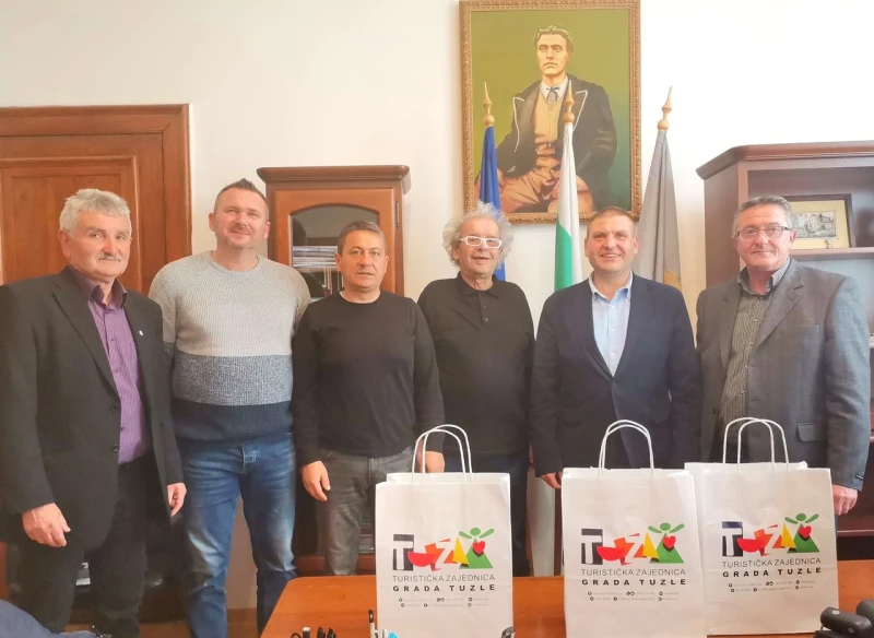 Кметът Христов обсъди възможности за сътрудничество между Плевен и Тузла