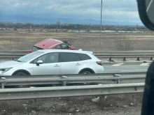 Автомобил самокатастрофира на Северната скоростна тангента, водачът е леко пострадал