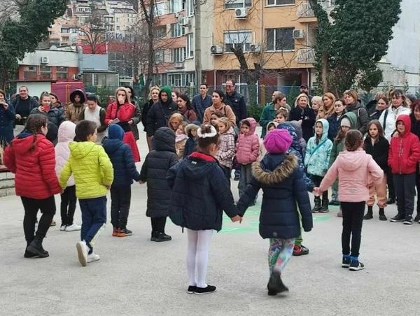 Родители от Пловдив ще развиват умения с извънкласни дейности