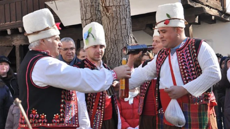 "Зарежи Трифоне, зарежи, па вито хоро поведи!": Общоградски празник в Кърджали днес