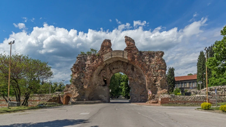 Нова неприятност за полицая, който вилня в заведение в Хисаря